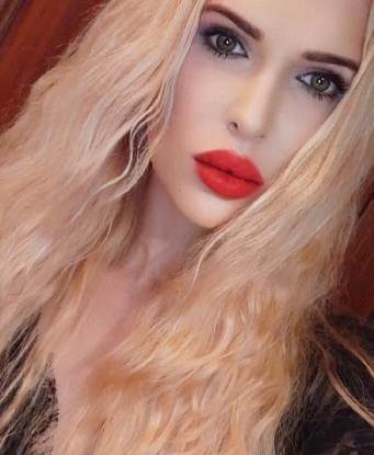 💋 У меня мягкий, креативный и опытный подход к удовлетворению твоих желаний. Я проживаю в Москве, Москва, и готова порадовать тебя своими услугами. 💫 Мое мастерство в особенности оценили мои довольные клиенты, которые обожают мое нежное общение, страстные ласки и безграничную фантазию. Я внимательно слушаю и понимаю твои потребности, чтобы каждая встреча была уникальной и незабываемой. 🌹 Чтобы убедиться в этом, загляни в мою галерею фото, там ты найдешь много соблазнительных снимков. Я с нетерпением жду нашей встречи, чтобы создать вместе незабываемые моменты удовольствия. ✨ Верочка