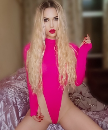 💋 У меня мягкий, креативный и опытный подход к удовлетворению твоих желаний. Я проживаю в Москве, Москва, и готова порадовать тебя своими услугами. 💫 Мое мастерство в особенности оценили мои довольные клиенты, которые обожают мое нежное общение, страстные ласки и безграничную фантазию. Я внимательно слушаю и понимаю твои потребности, чтобы каждая встреча была уникальной и незабываемой. 🌹 Чтобы убедиться в этом, загляни в мою галерею фото, там ты найдешь много соблазнительных снимков. Я с нетерпением жду нашей встречи, чтобы создать вместе незабываемые моменты удовольствия. ✨ Верочка