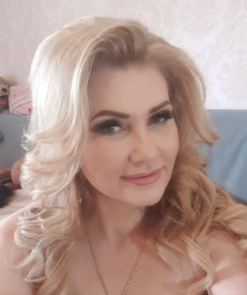 Я нежная и страстная, обладаю всеми необходимыми навыками, чтобы удовлетворить даже самые смелые желания. Я живу в Москве, где могу встретить тебя в моей уютной квартире или приехать к тебе. Я предлагаю широкий спектр услуг, от классического массажа до экстремальной ролевой игры. Мои клиенты очень довольны моими услугами, и у меня есть множество положительных отзывов, подтверждающих это. Для того чтобы ты мог оценить мою внешность, я прикрепила несколько фото. Не теряй время, и давай воплотим все твои фантазии в реальность. Обращайся, и я подарю тебе незабываемые моменты удовольствия. 🌹 Снежана
